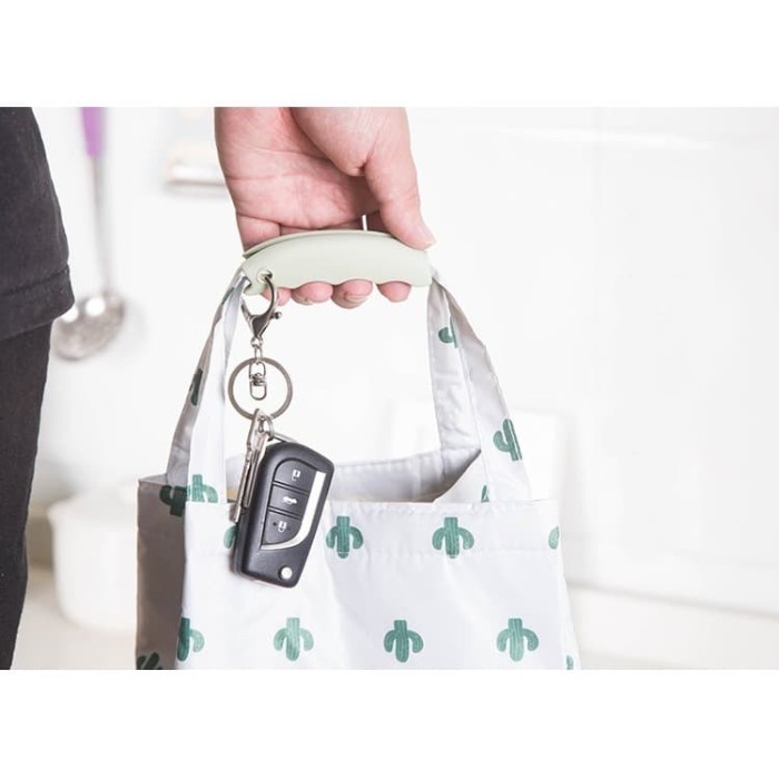 

Rena V - AR097 Alat Tenteng Kantong Belanja Anti Sakit Gantungan Kunci Silikon - Nordic Green