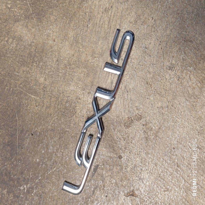Emblem chrome Mobil Tulisan LEXUS