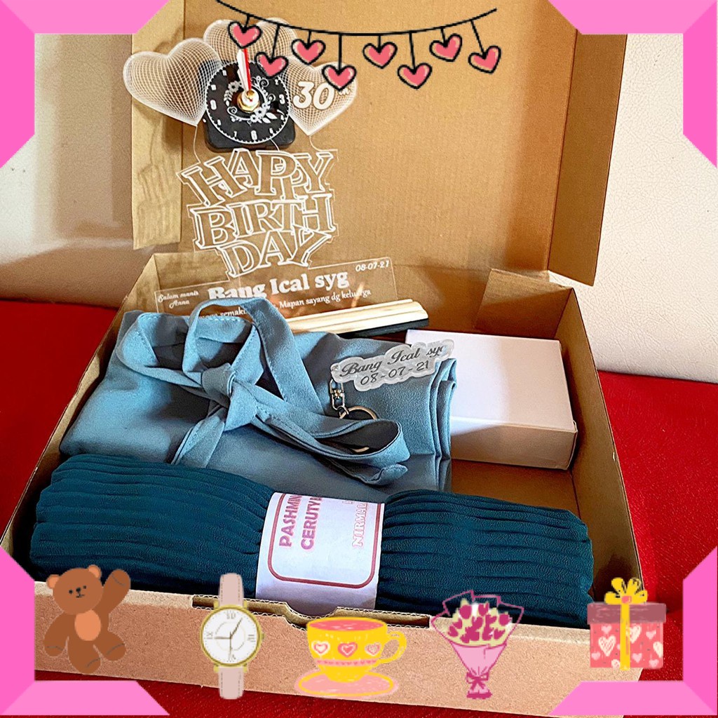 

KADO HAMPERS BAYI ANAK MUDA REMAJA PACAR KEKASIH BIKIN ROMANTIS ANNIVERSERY/ GIFT BOX / HAMPERS KADO ULANG TAHUN CEWEK PAKET HIJAB DAN LAMPU HIAS AKRILIK uk 15X10 / ULTAH LAHIRAN WISUDA JADIAN