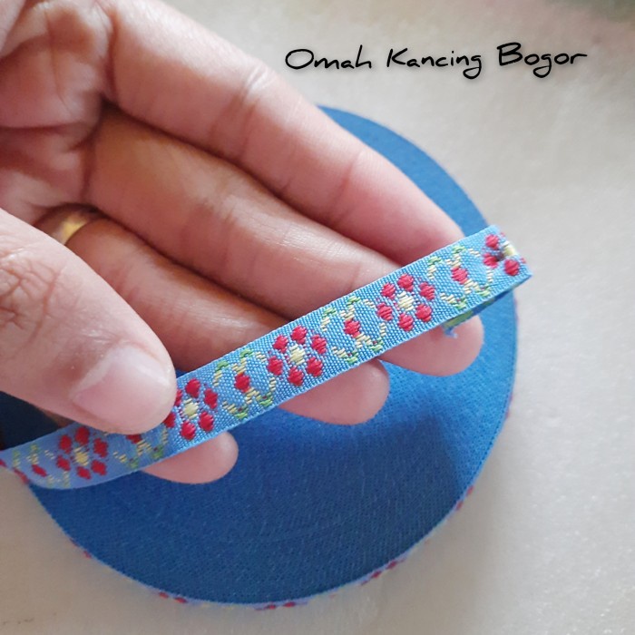 Biru | Renda Pita Motif Bunga Segi 6 | Lebar 1cm | Renda Kain