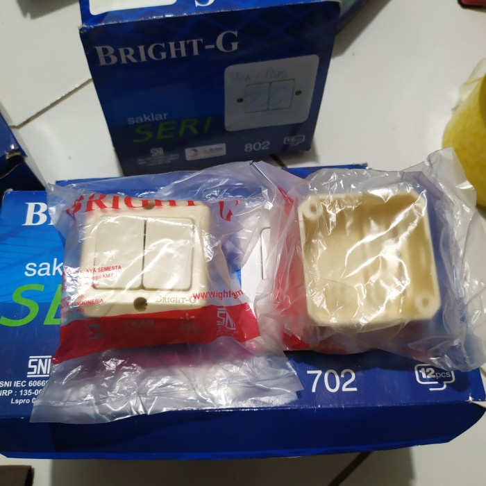 saklar listrik seri tempel AM27