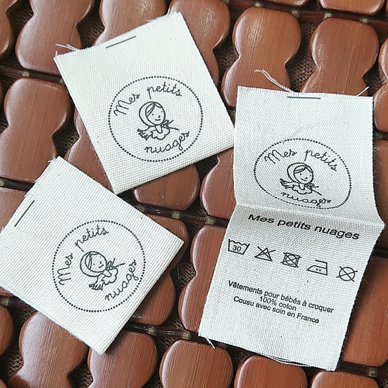 

500pcs Custom Natural Cotton Clothing Care Labels big size 3.5 * 8 cm loop fold Print lovely Washing cloth label