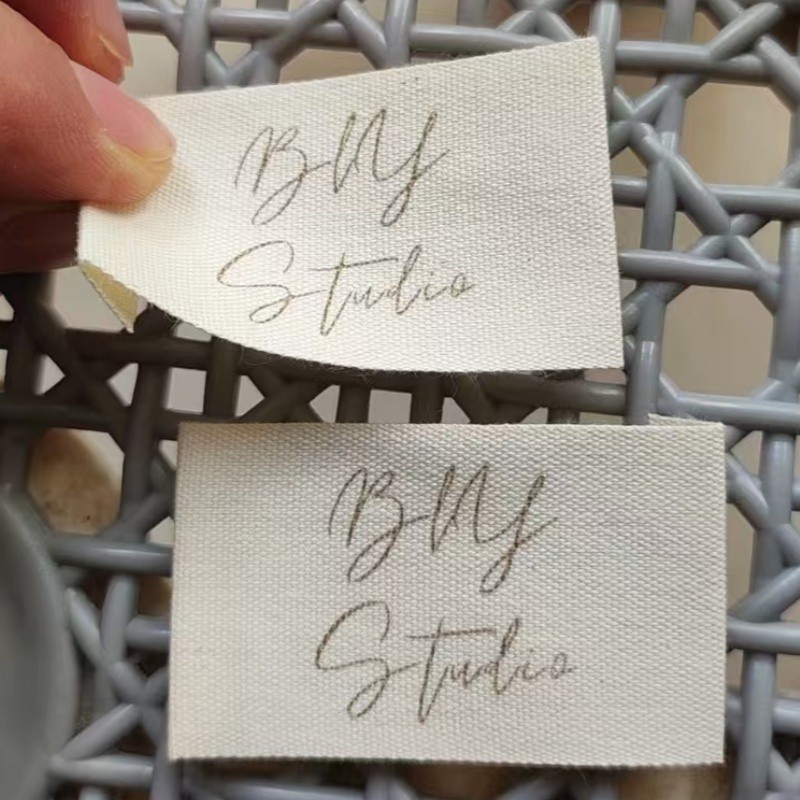 

500PCS Custom Italic fonts Natural cotton Care Labels 3 * 5 cm End fold Beige coton garment cloth label