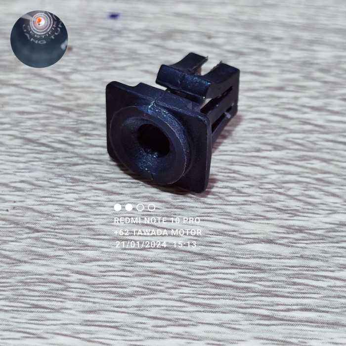 PIVOT LEVELING PROJIE BRECKET PROJEKTOR MOTOR MOBIL UNIVERSAL