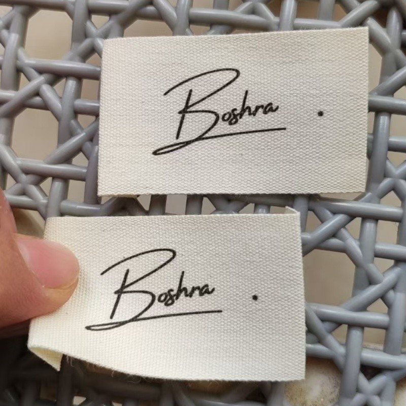 

500pcs Custom Art fonts natural cotton Labels End fold cloth print Garment label