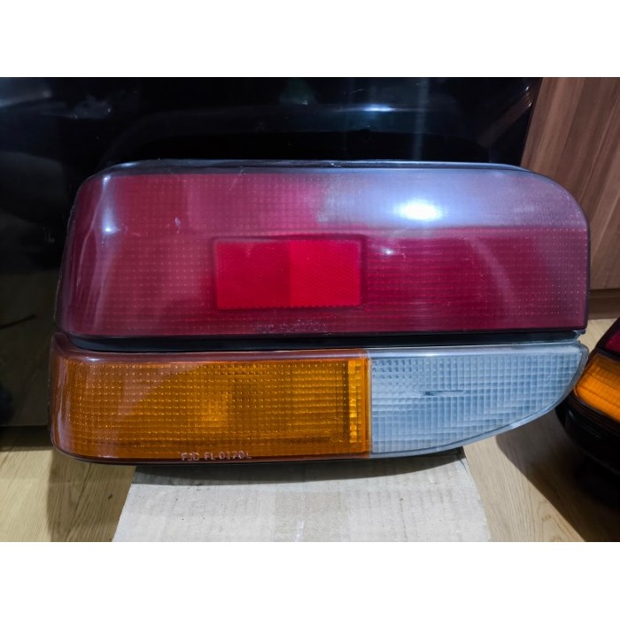 Stoplamp Lampu Rem Belakang Ford Laser Ghia