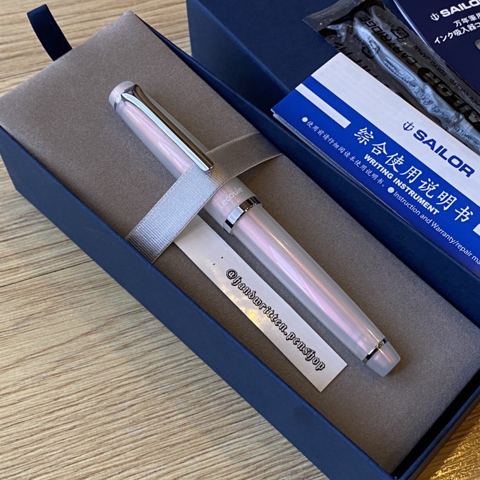 

Best Seller- SAILOR Lecoule Stone Fountain Pen #Iroshizuku Kakuno Metropolitan - Pearl