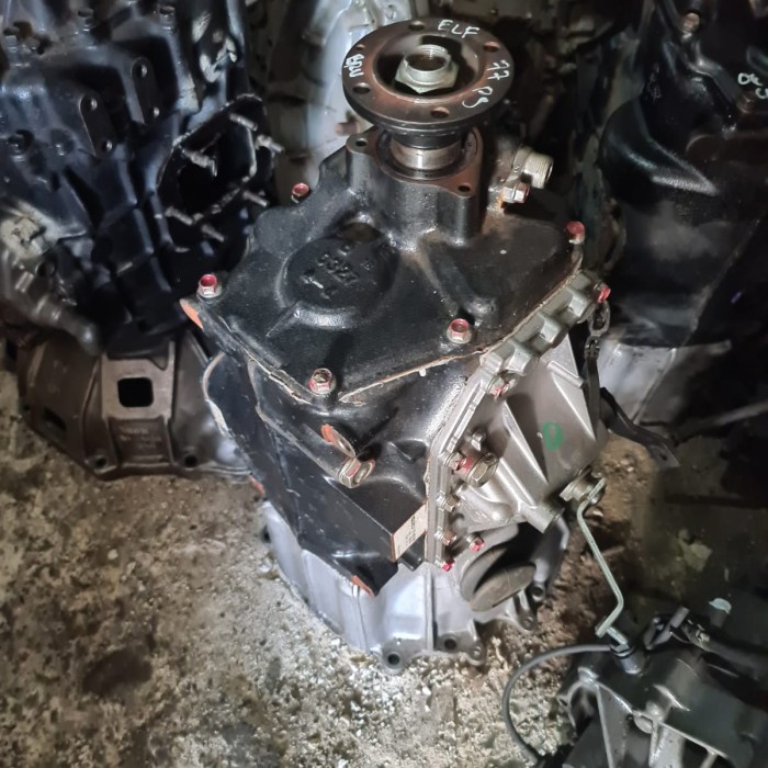 Transmisi Persneling Gear Box  Isuzu Elf Engkel Euro NHR 55 NLR 55 Original
