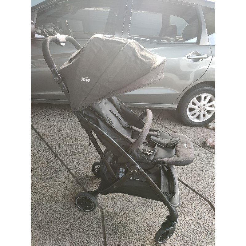 Preloved Stroller Travel  Bayi merk Joie seri Meet Tourist