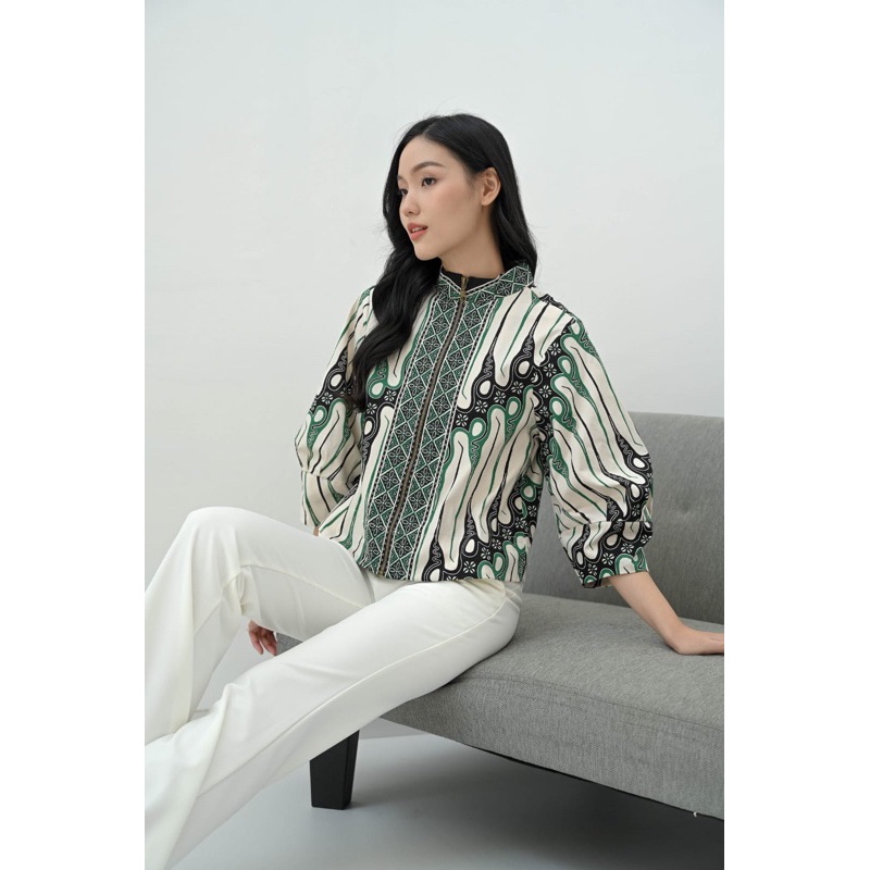 JAKET BOMBER WANITA - JAKET BATIK - 135 CRV