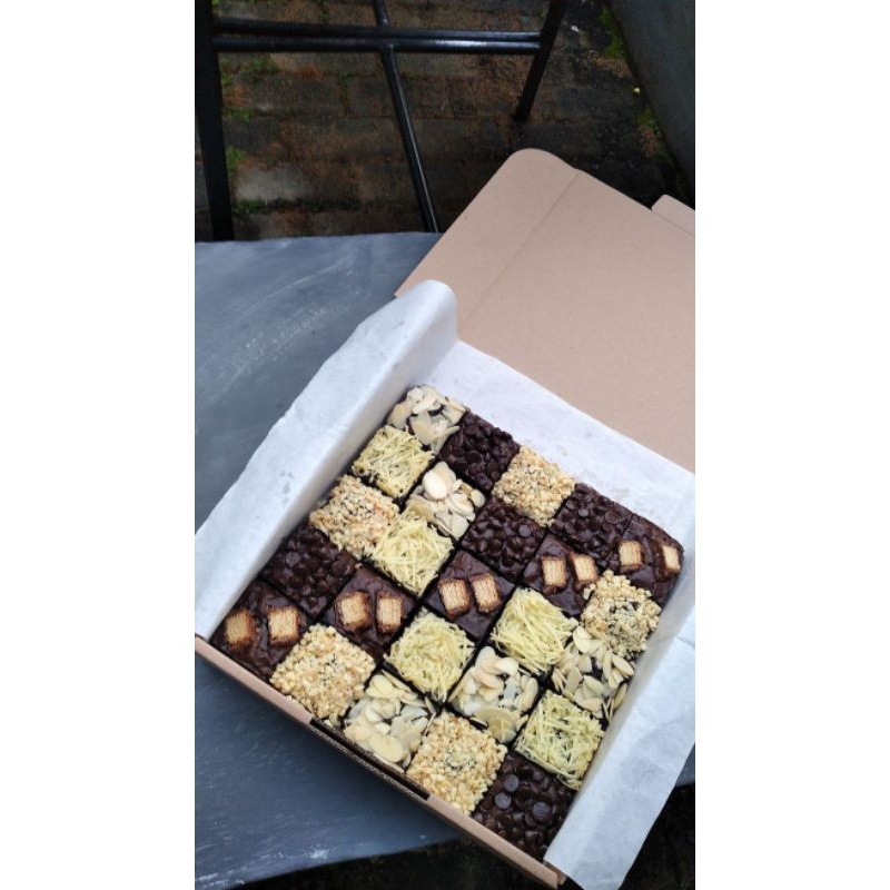 

Brokies- brownies fudgy topping premium