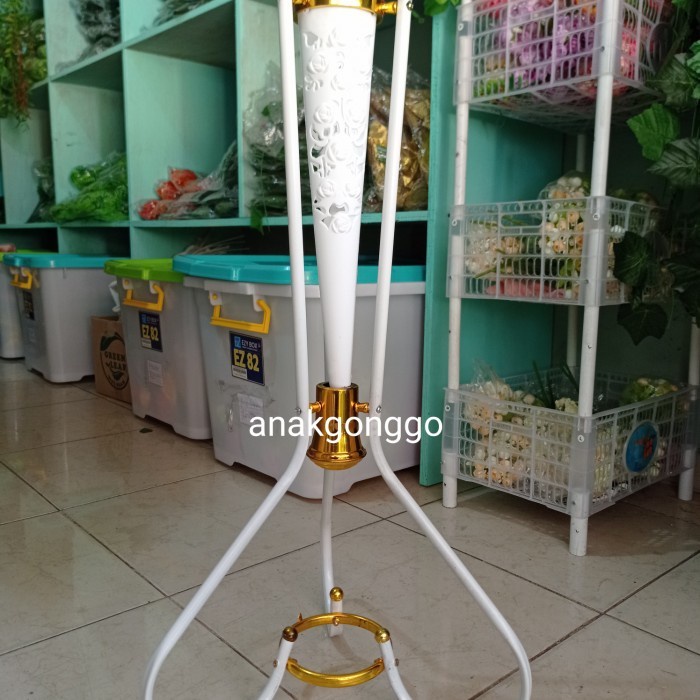 Pot Besi Vas Bunga Putih Corong Plastik Putih Tinggi Pojok Ruangan