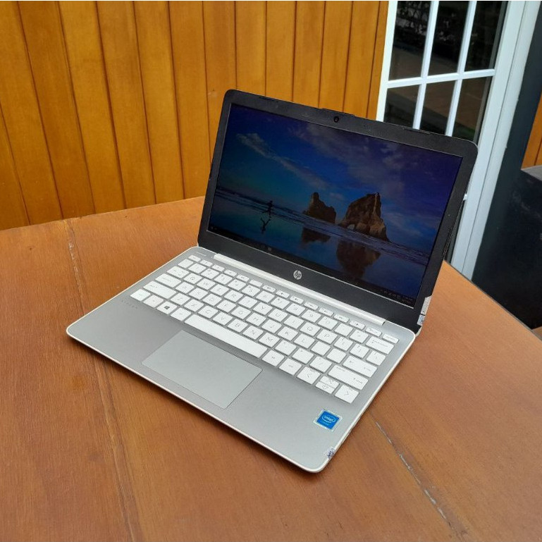 Laptop HP Stream 11-ak0035nr Celeron N4000 Ram 4Gb Emmc 32Gb 16869 Windows slim Laptop bekas murah L