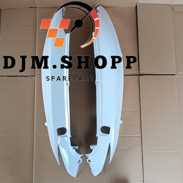 cover body belakang Honda spacy putih polos