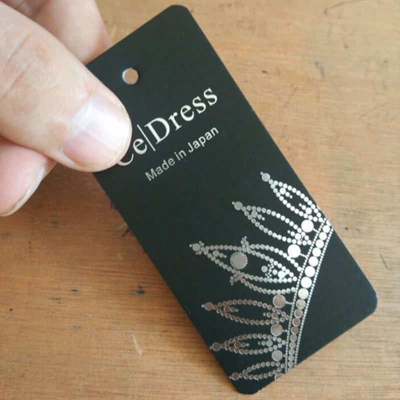 

1000PCS Custom 400GSM Black coated paper tags 4 * 8.5 cm Silver foil print swing tag for clothing