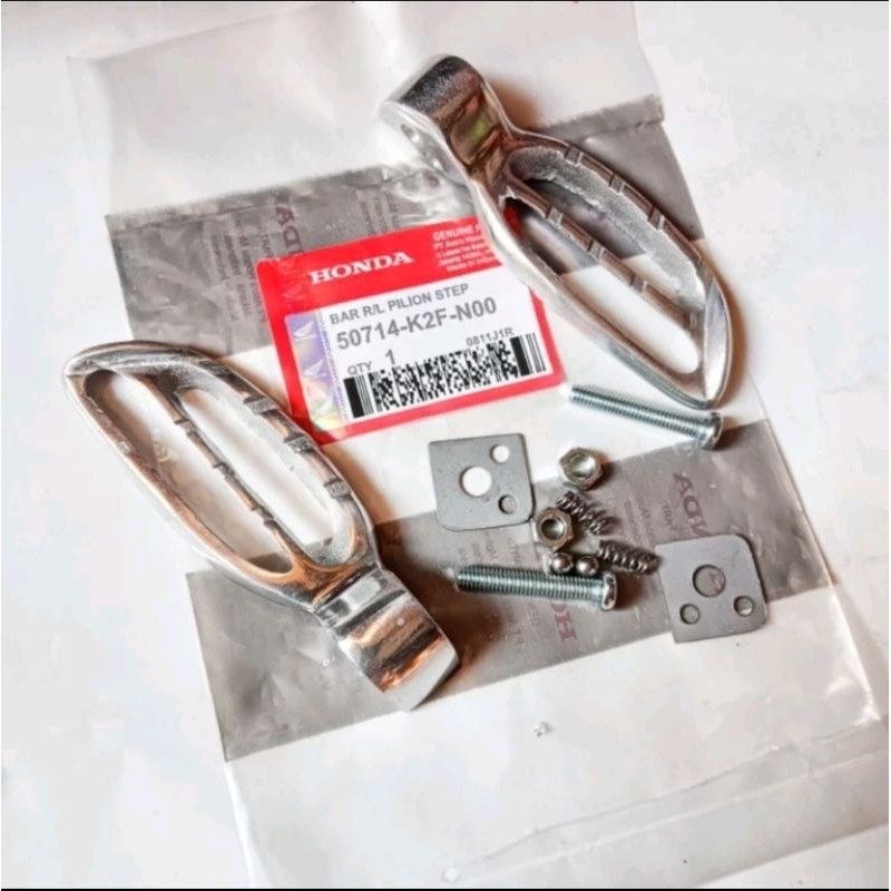 SEPASANG FOOTSTEP BELAKANG  SCOOPY FI SCOOPY ESP PIJAKAN KAKI BELAKANG SCOOPY STEP BELAKANG SCOOPY K