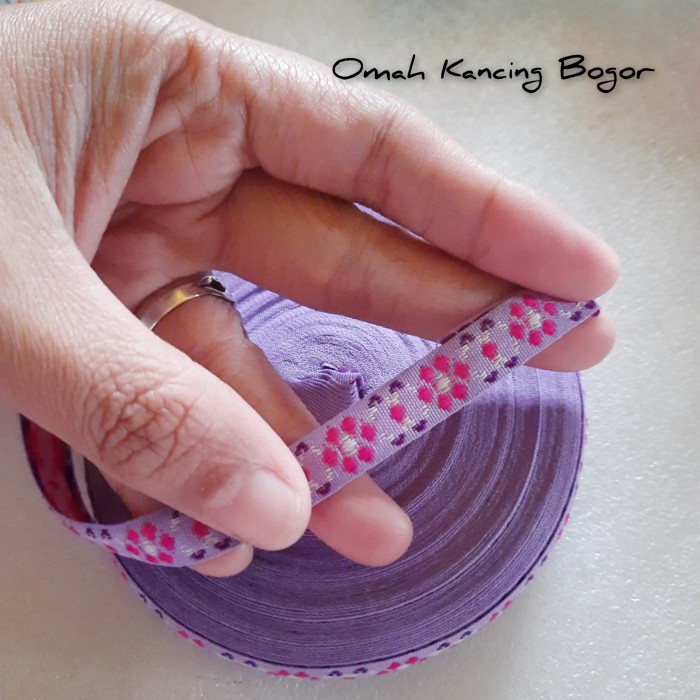 Ungu Muda | Renda Pita Motif Bunga Segi 6 | Lebar 1cm | Renda Kain