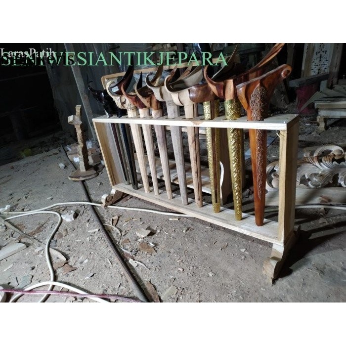 

Jagrak keris minimalis garapan alus bahan full jati Isi 10 laris terbaru