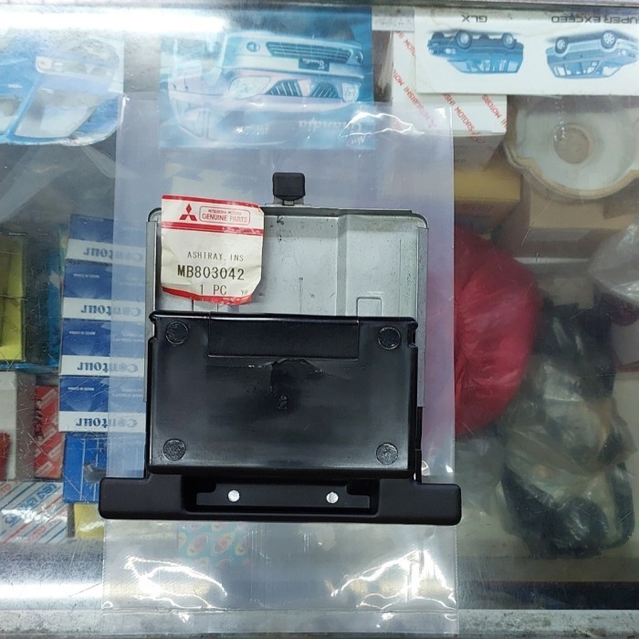 Asbak lancer dangan ashtray dasboard lancer dangan 1989 sd 1992 original Mitsubishi