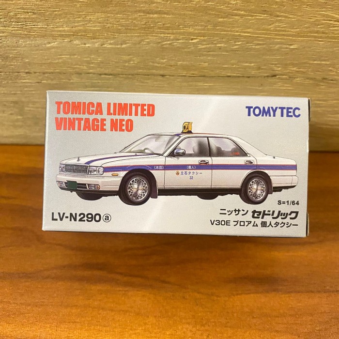 TOMICA LIMITED VINTAGE NEO LV-N290a NISSAN CEDRIC PRIVATELY OWNED TAXI LP27