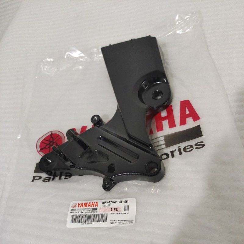 COD Dudukan braket foot step footstep depan Kanan Yamaha Byson karbu Original 45P-F7462-10-98 ASLI -