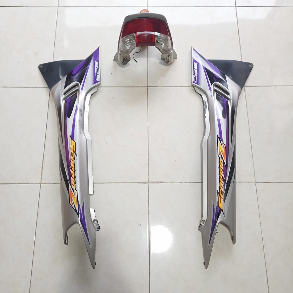 Cover Body Belakang Yamaha Scorpio Z Original Copotan Set Kanan Kiri Stoplamp Ungu