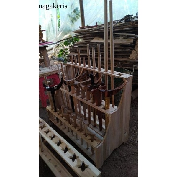 

Jagrak keris minimalis garapan alus bahan full jati Isi 30 terbaru
