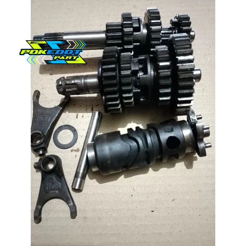 Gear Gigi Rasio Gearbok Transmisi Rasio Honda Supra X 125 Karbu Honda Kharisma Original Copotan
