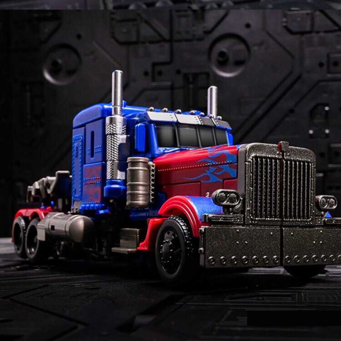 Robot Transformers Optimus Prime Deformation Baiwei SS05