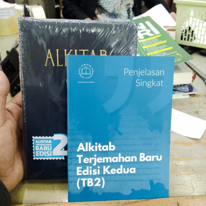 Terlaris ✨ - Alkitab Terjemahan Baru Edisi 2 TB2 052 Lengkap Penjelasan Singkat