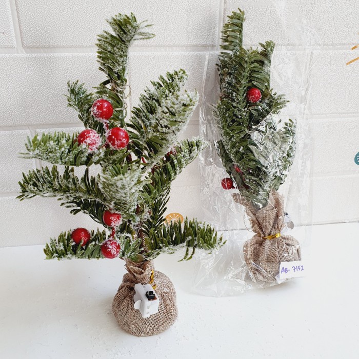 

AR // Dekorasi Pohon Natal Meja Hiasan Pot Pohon Cemara Mini Kado Christmas - AB7152 ADA LAMP