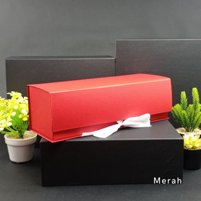 

Hardbox ukuran 33.5 cm x 12 cm x 11 cm Model Box Wine - Merah