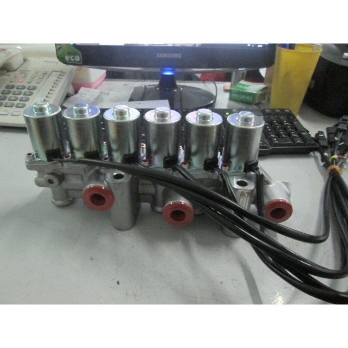 20Y-60-41621 Block Solenoid Assy Blok Selenoid Komatsu PC200-8 Oem BERKUALITAS