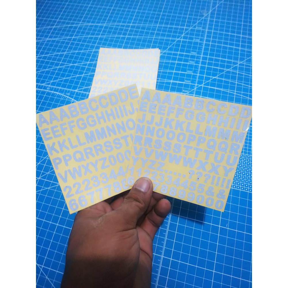 

sticker cutting abjad 10x10 cm(A32)
