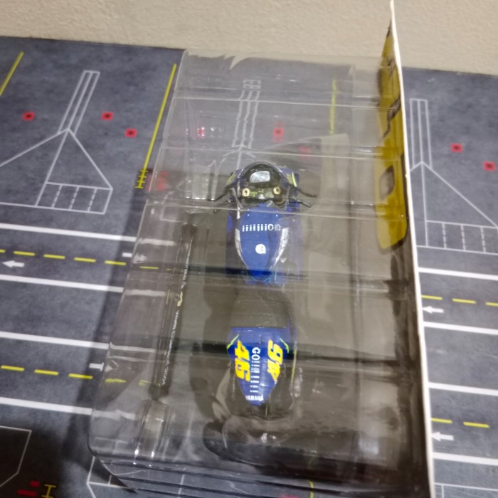 DIECAST MOTOGP YAMAHA YZR-M1 V. ROSSI WC 2004 SKALA 18 BY LEO MODELS