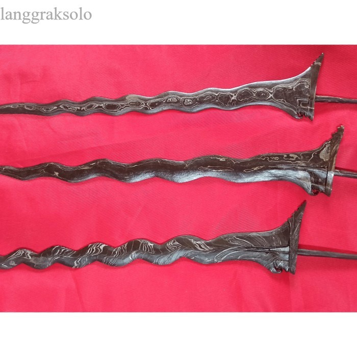 

keris pusaka antik