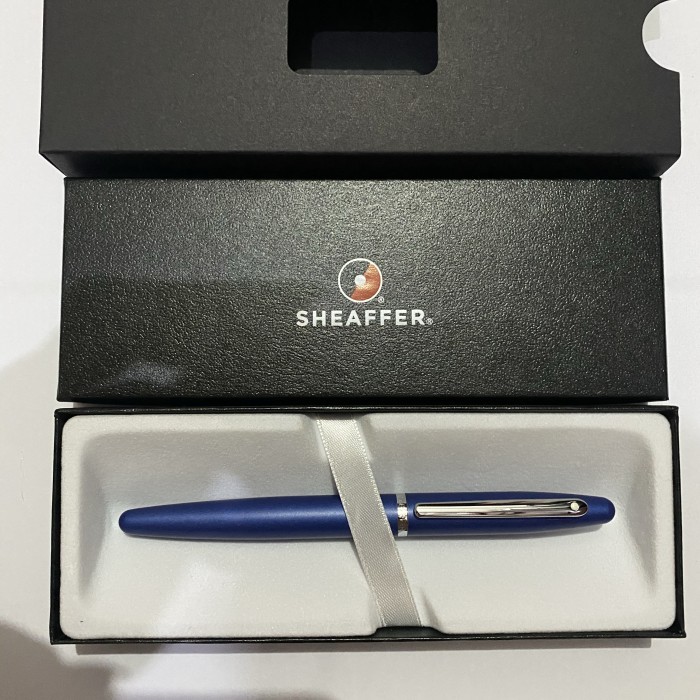 

Pulpen Sheaffer VFM Neon Blue Original RollerBall