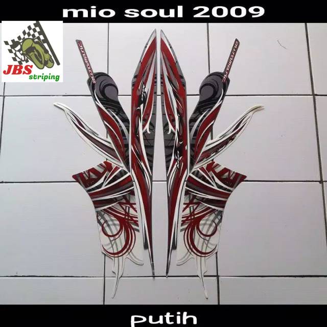 striping mio soul stiker  yamaha mio soul karbu lama thn 2009 putih hitam