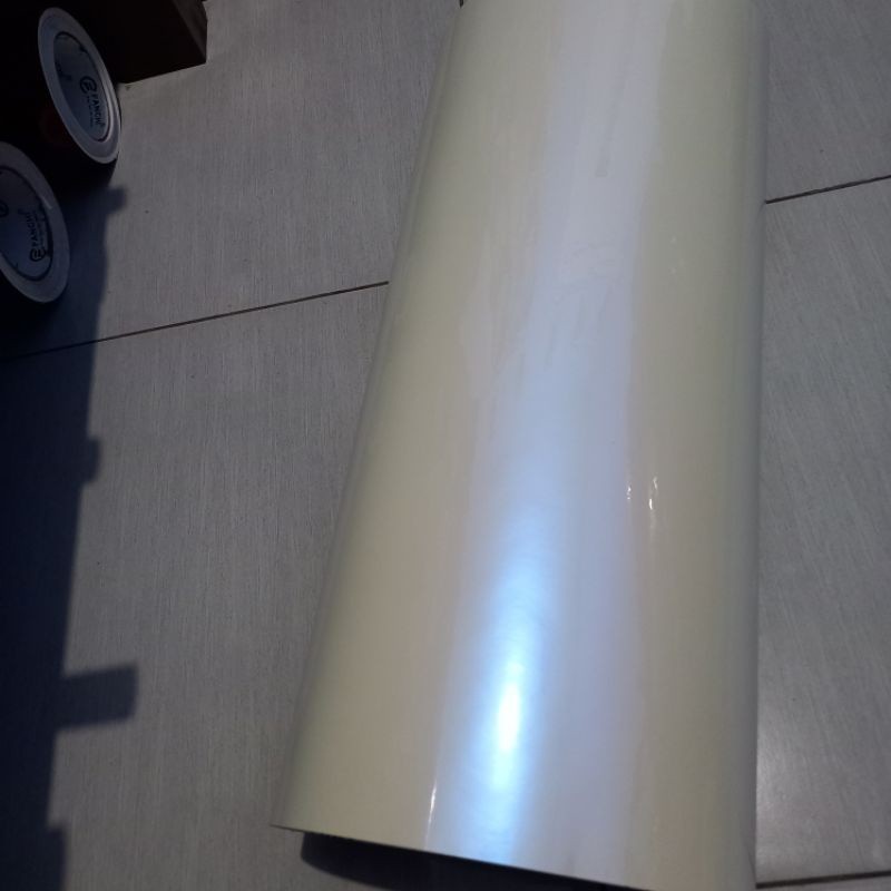 Stiker Skotlet Putih Mutiara Biru Sekotlet Putih Lembayung Biru