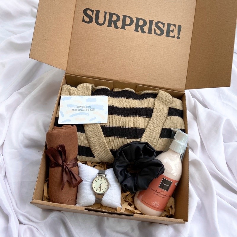 

[KDW076] GIFTBOX BAJU CEWEK / KADO CEWEK / KADO PACAR / ANNIVERSARY / HAMPERS LEBARAN / WEDDING / VALENTINE / KADO NIKAH / HAMPERS LEBARAN