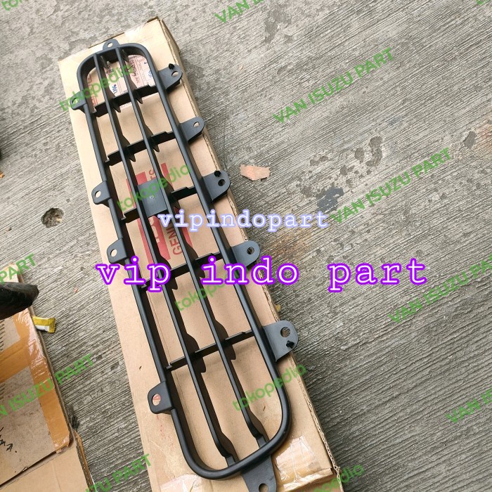 GRILL BUMPER RADIATOR DEPAN ISUZU PANTHER KAPSUL LAMA ORIGINAL ISUZU