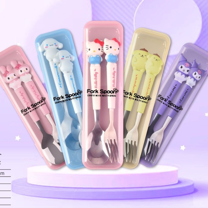 

SENDOK GARPU MAKAN ANAK STAINLESS MOTIF SAN RIO PLUS BOX POLOS / FORK SPOON HELLOKITTY AND FRIENDS