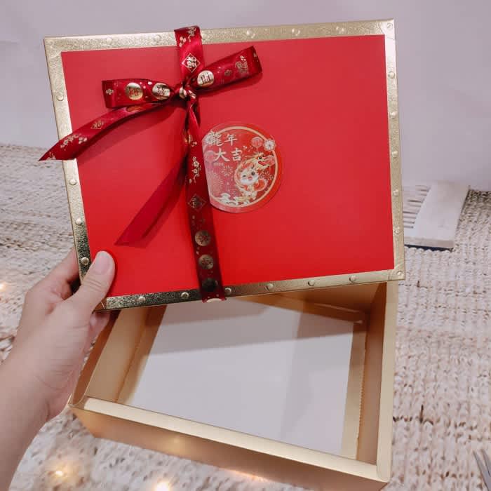 

Giftbox Imlek Dragon PRESENT - Kotak Hampers Imlek Naga CNY GB022