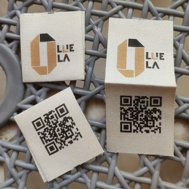 

500pcs Custom Two colors Print natural Cotton Labels 3 * 7 cm loop fold Garment Washing Labels