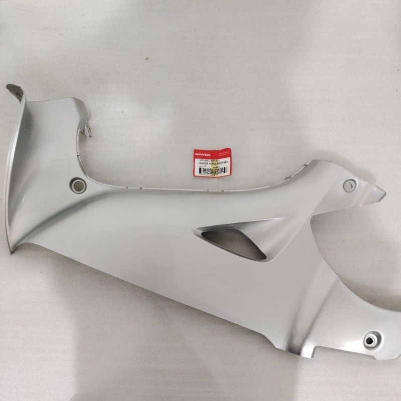 Cover Sayap Dalam KIRI SILVER Honda Karisma Original 64450-KPH-880FMH