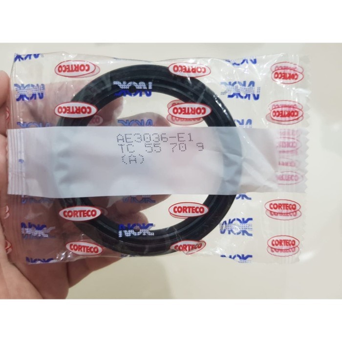 OIL Seal TC 55 70 9 . TC 55 X 70 X 9 JEPANG NBR -BC92