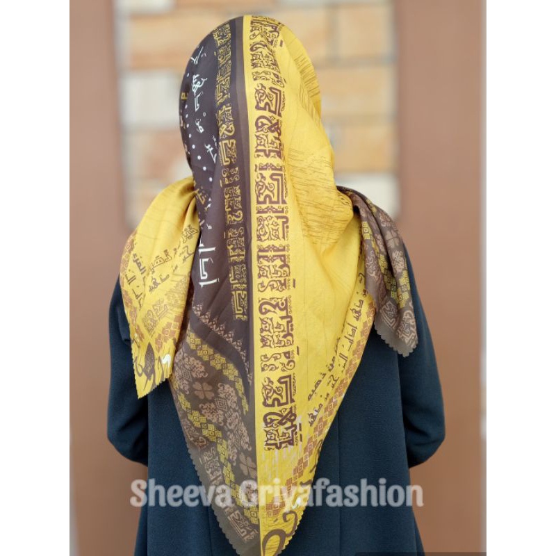 Kerudung Segiempat Motif Tulisan Arab Mutiara Hikmah Warna Kuning Coklat Jilbab Santri Santriwati
