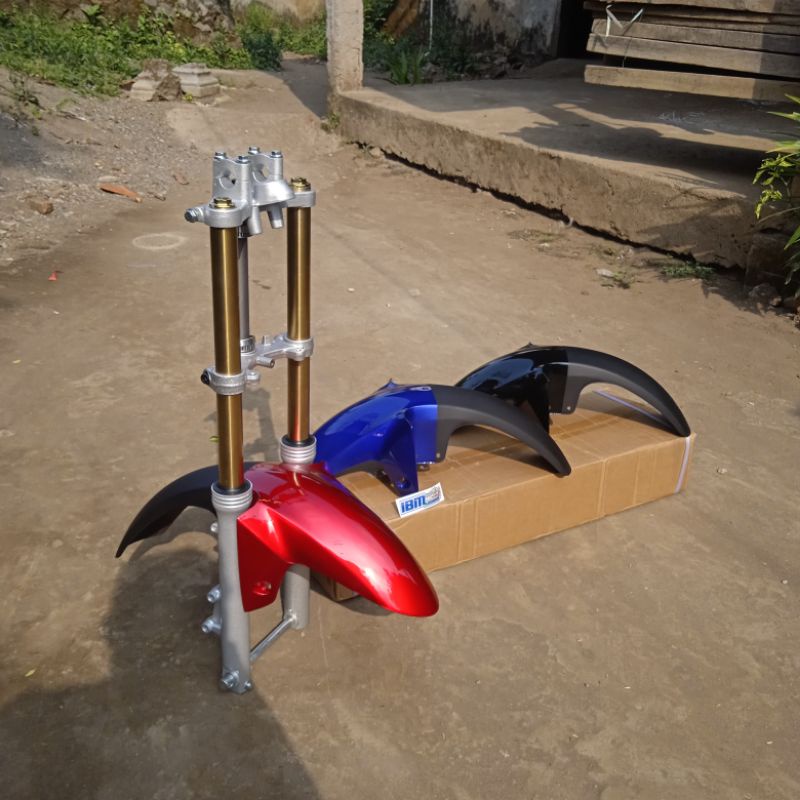 SLEBOR DEPAN R15,SLEBOR SPAKBOR R15 CB GL MEGAPRO TIGER,SLEBOR R15 YAMANO PART,SLEBOR R15 MERAH HITA