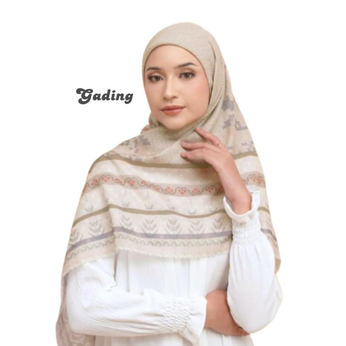 HIJAB SEGI EMPAT MOTIF NAZWA JILBAB VOAL  KERUDUNG PERSEGI - Hitam