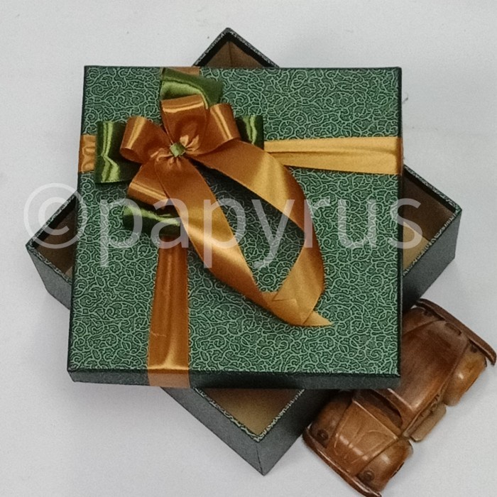 

PAPYRUS 20x20 Tinggi 10cm Kotak Kado Gift Box Hadiah - Slide Foto 5